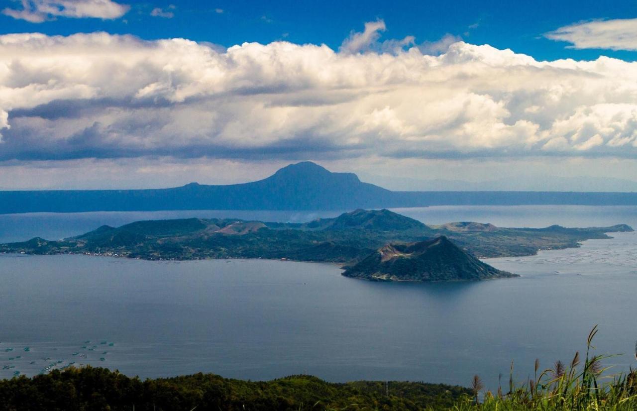 Cityland Tagaytay Taal Lake View City View Free Pool Parking Studios With Balcony Are City View Tagaytay City Exteriör bild