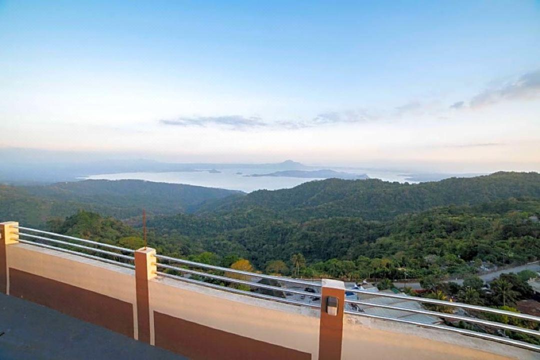 Cityland Tagaytay Taal Lake View City View Free Pool Parking Studios With Balcony Are City View Tagaytay City Exteriör bild